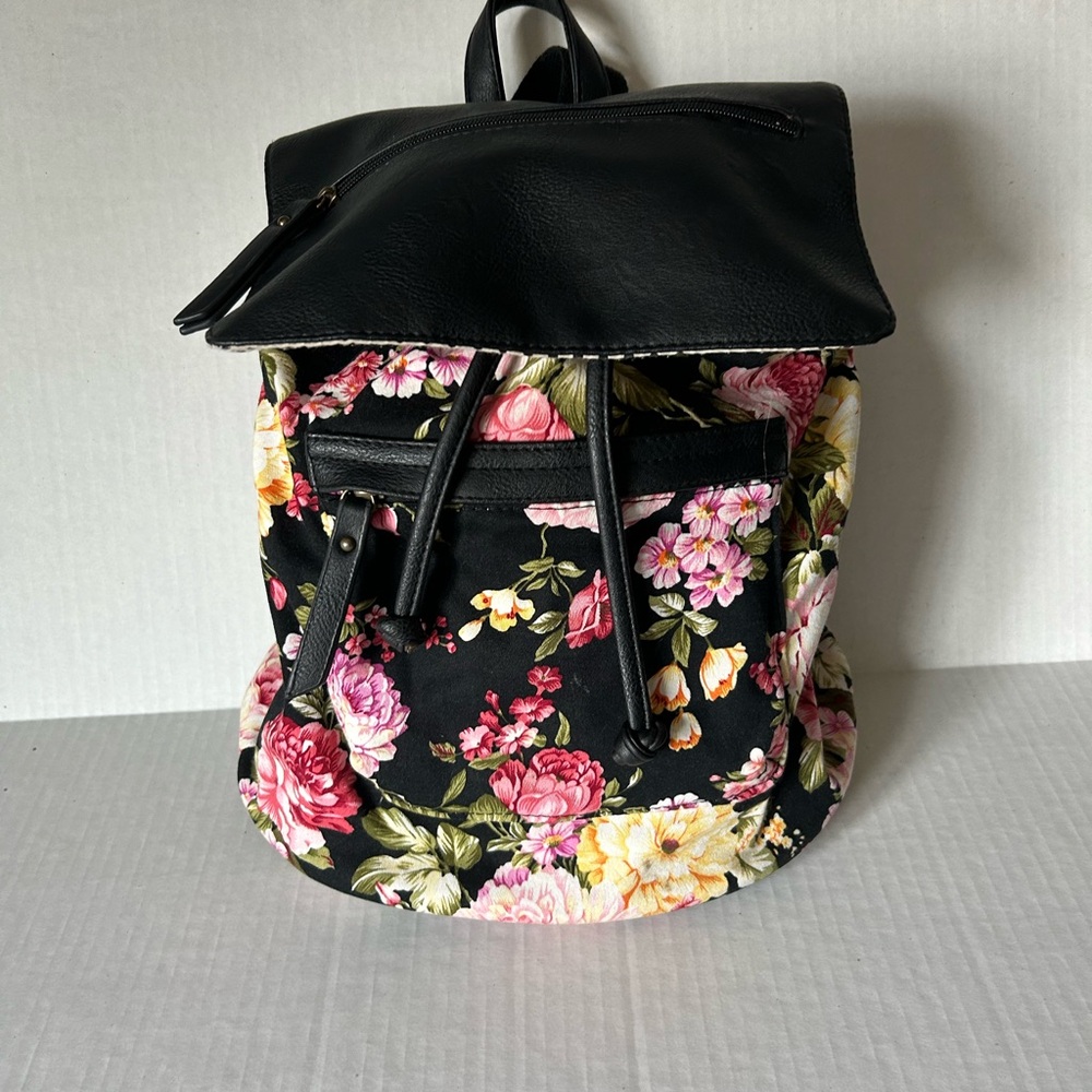 Madden Girl floral Backpack, midsize bag, drawstring, black and pink